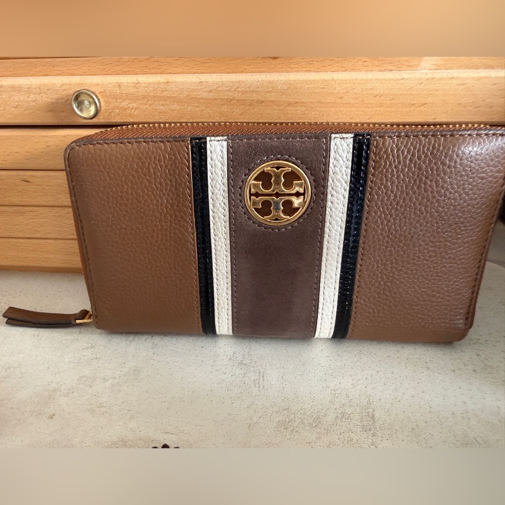Tory Burch Stripe Logo Zip Around Continental Wallet Brown Leather